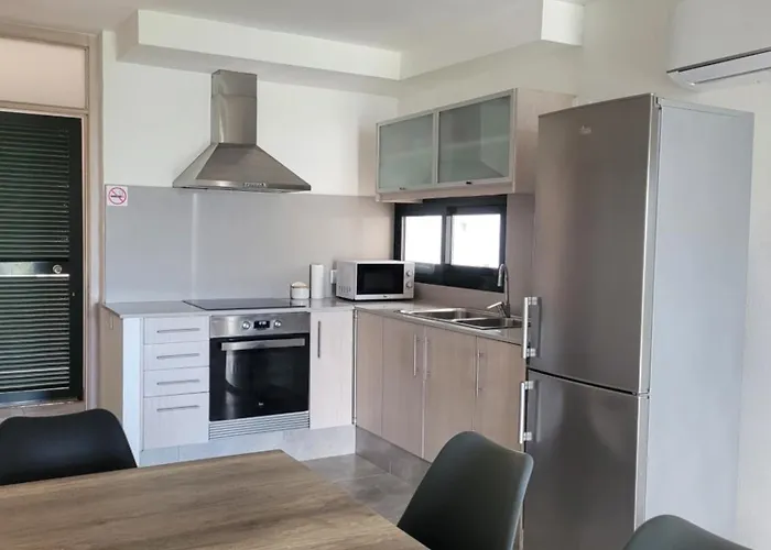 Con Piscina Apartman