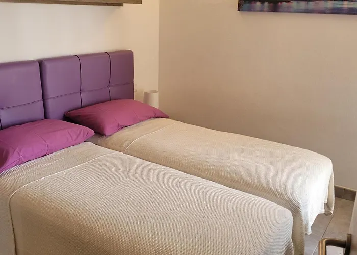 Con Piscina Apartman