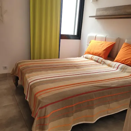 Apartment Con Piscina